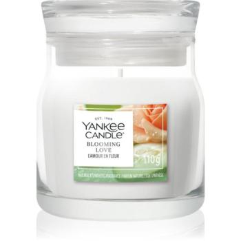 Yankee Candle Blooming Love illatgyertya Signature 110 g